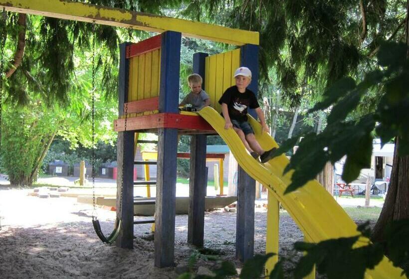 ユースホステル Heriot Bay Inn