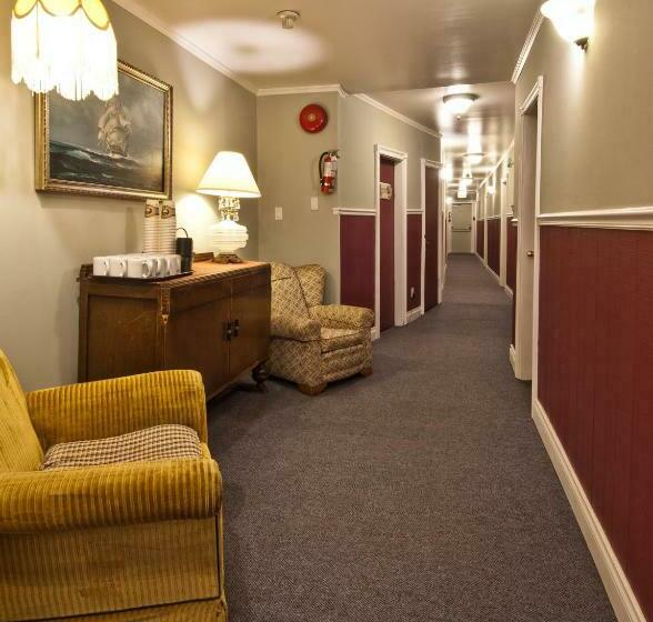 ユースホステル Heriot Bay Inn