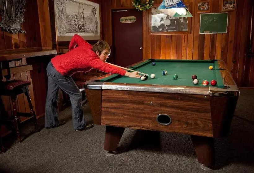 Retkeilymaja Heriot Bay Inn