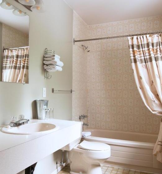 ユースホステル Heriot Bay Inn