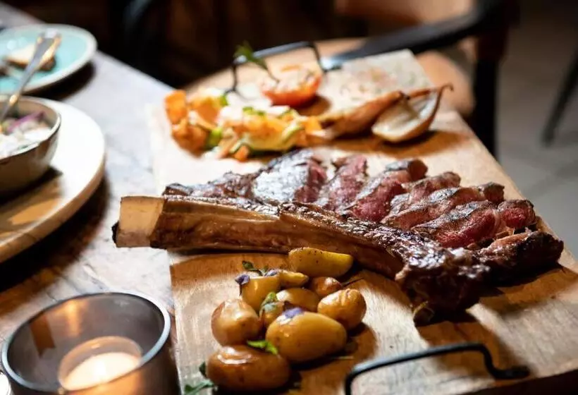 Hotelli Hôtel De La Tour