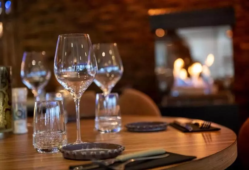 Hotelli Hôtel De La Tour