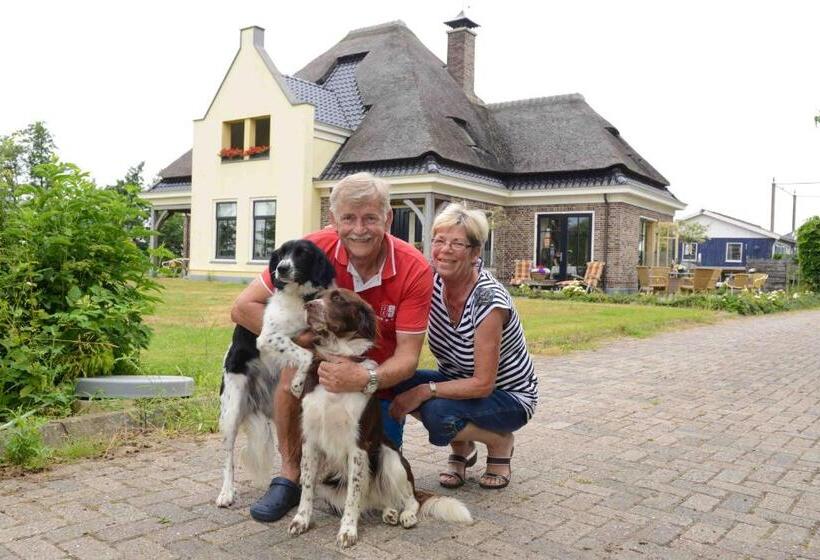 Отель Huisjes Oosterleek