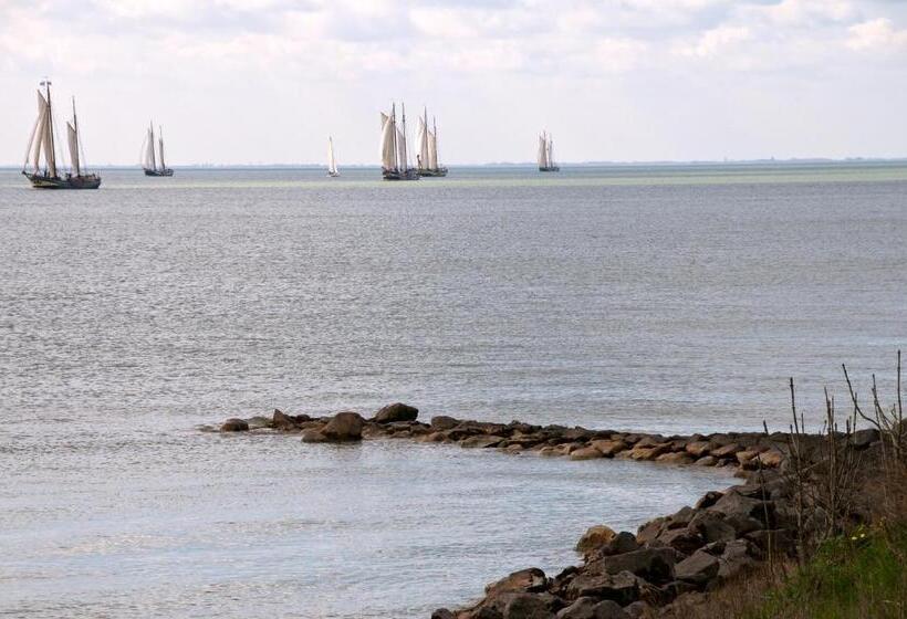 Отель Huisjes Oosterleek