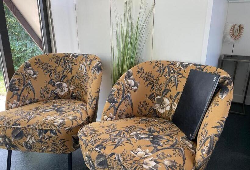 Отель Huisjes Oosterleek