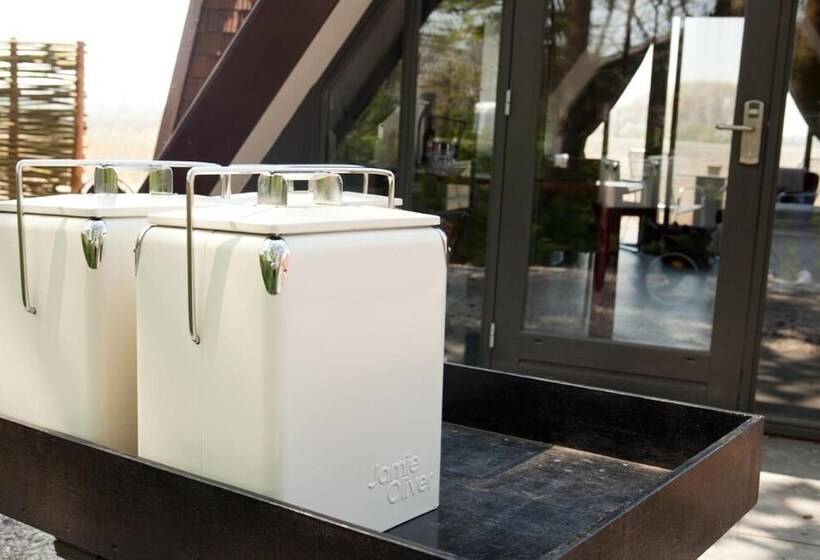 Отель Huisjes Oosterleek