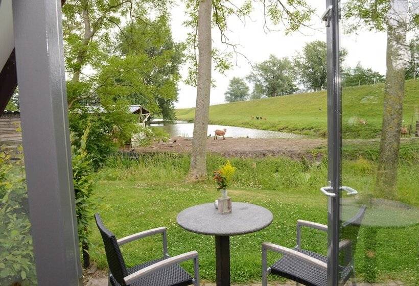 Отель Huisjes Oosterleek