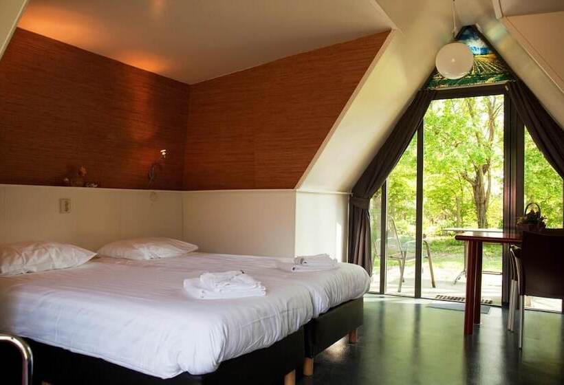 Отель Huisjes Oosterleek