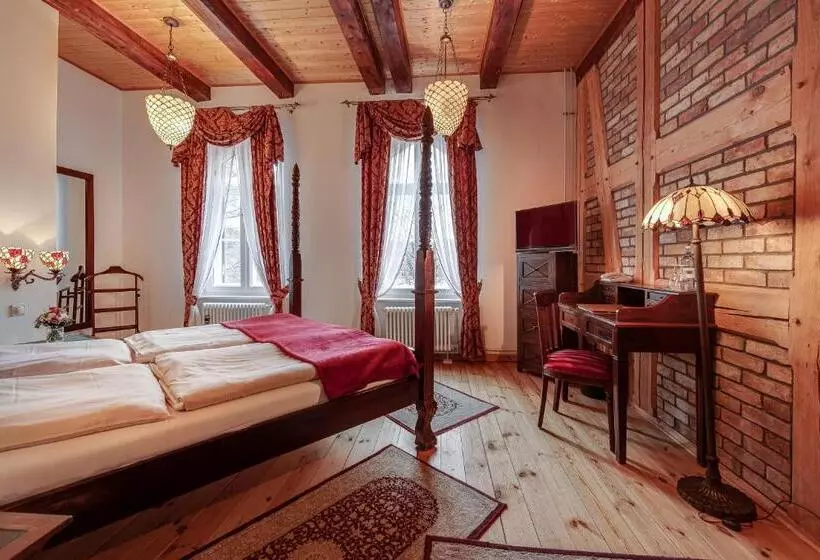 Hotelli Jagdschloss Waldsee