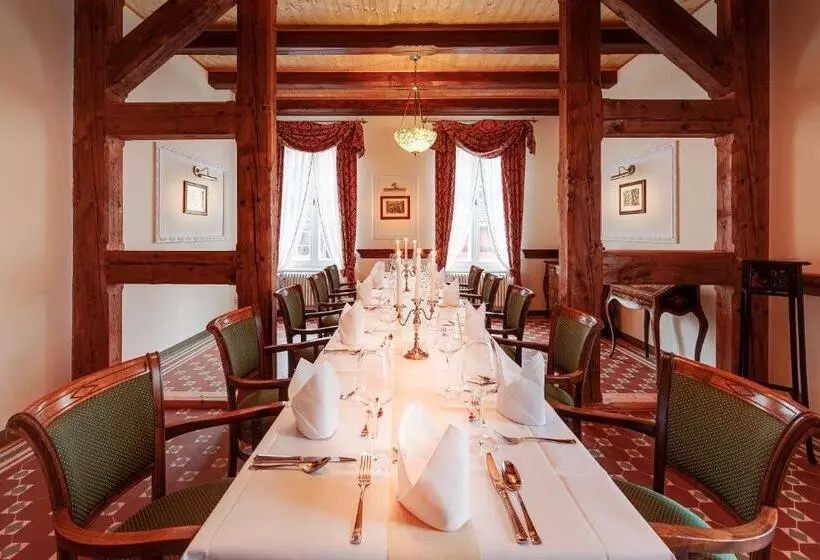 Hotelli Jagdschloss Waldsee