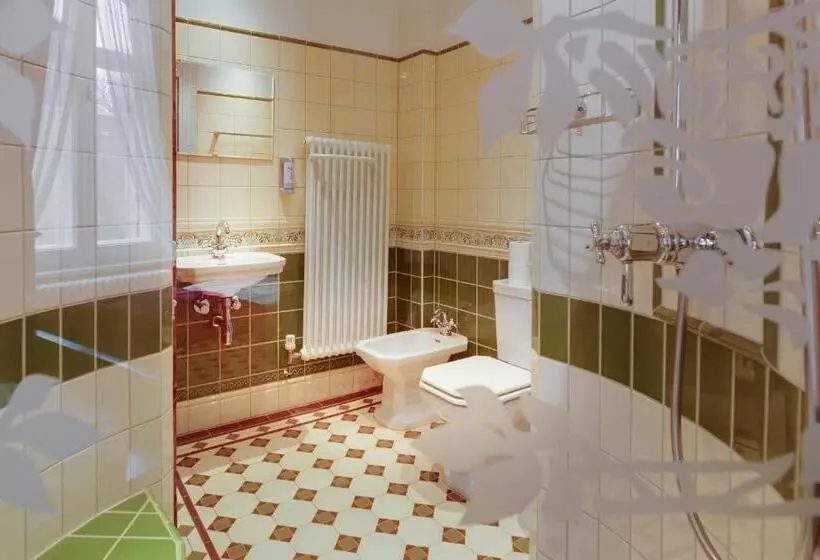 Hotelli Jagdschloss Waldsee