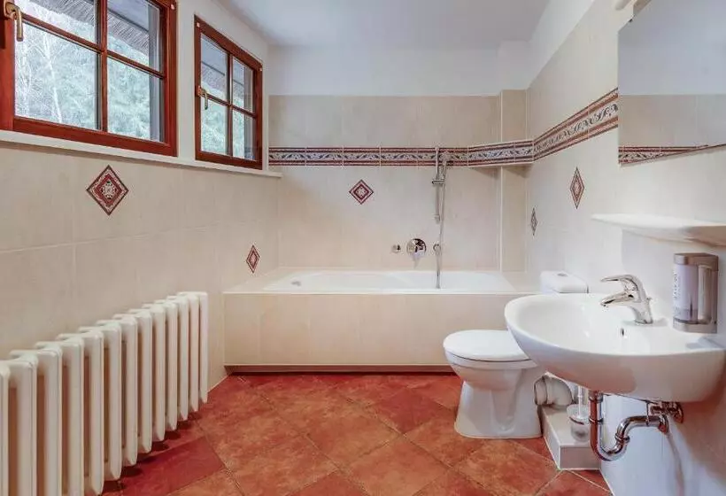 Hotelli Jagdschloss Waldsee