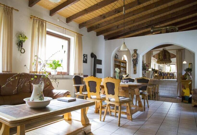 هتل Pension Waldblick Garni