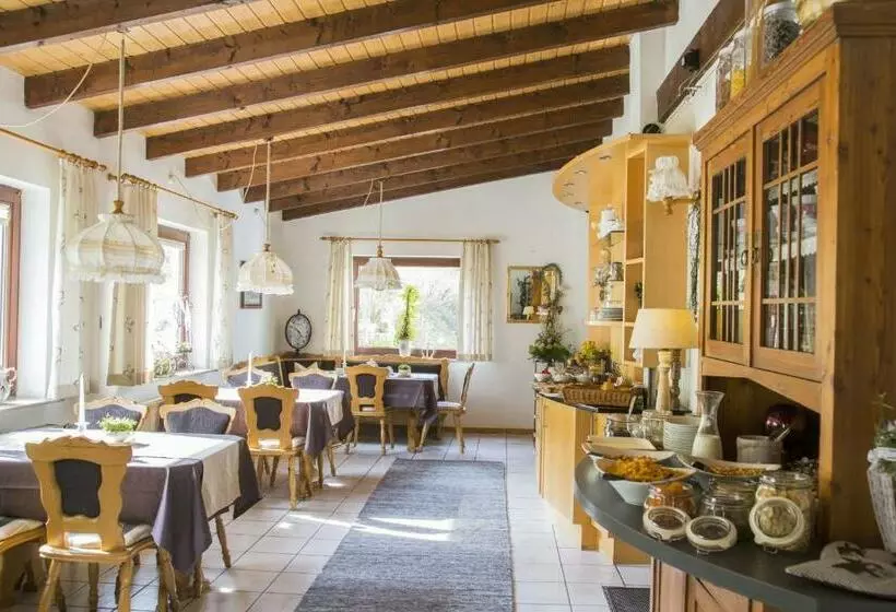 Hotelli Pension Waldblick Garni