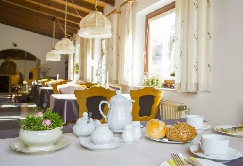 Hotelli Pension Waldblick Garni