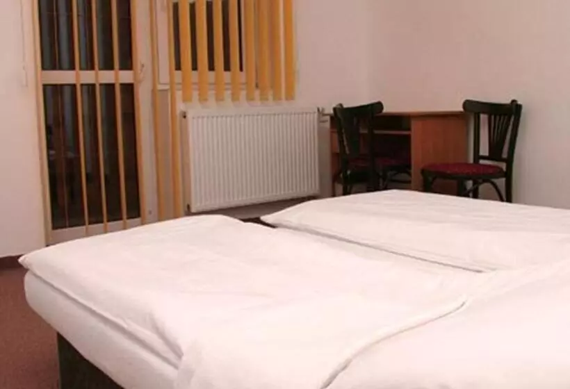 Motel Pod Stromíšom