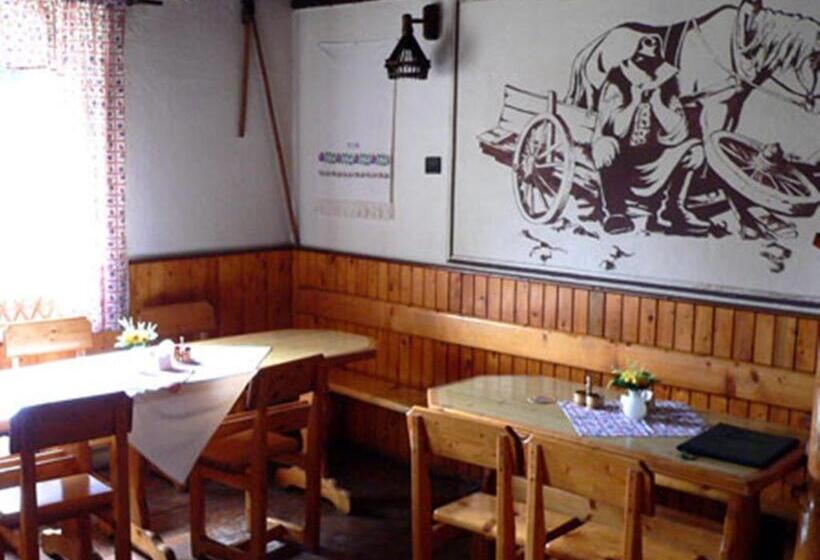 Motel Pod Stromíšom