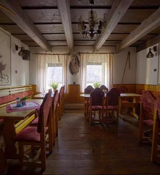 Motel Pod Stromíšom