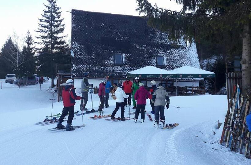 Motel Pod Stromíšom