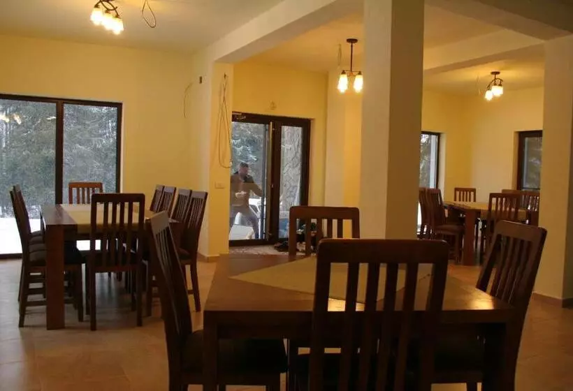 Majatalo Complex Transalpina Lac