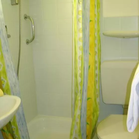 Majatalo Gasthof Zum Hohen Lohr