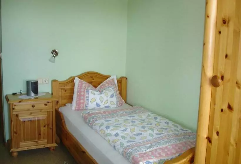 Majatalo Gasthof Zum Hohen Lohr