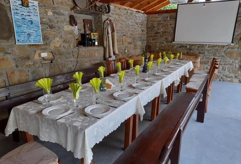 ペンション Guest House Lŭgŭt