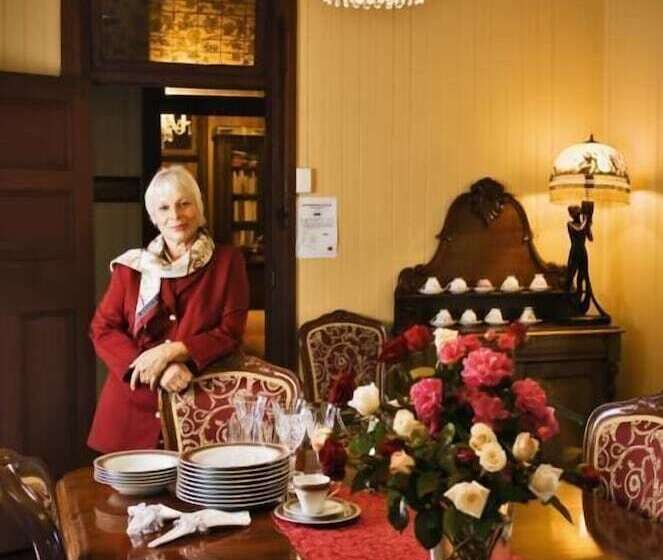 Wiss House Bed And Breakfast