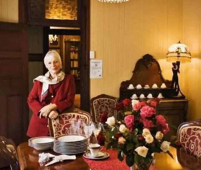 Wiss House Bed And Breakfast