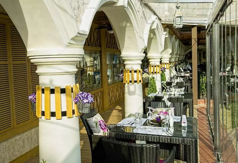 Al Gosaibi Hotel Villa