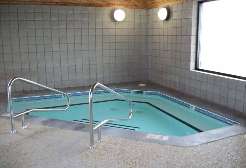 Отель Americinn By Wyndham Beulah