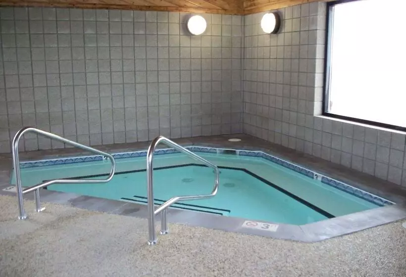 Отель Americinn By Wyndham Beulah