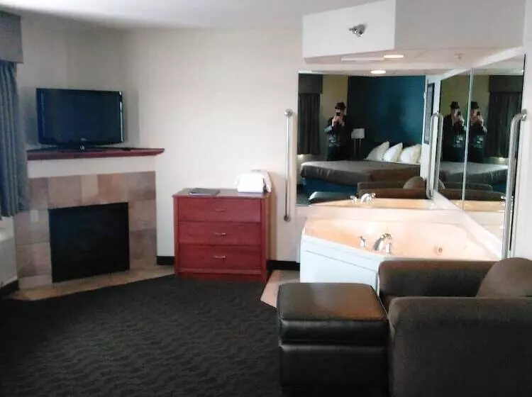 Отель Americinn By Wyndham Beulah