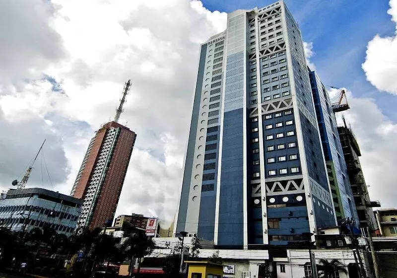 בית מלון כפרי Berjaya Makati