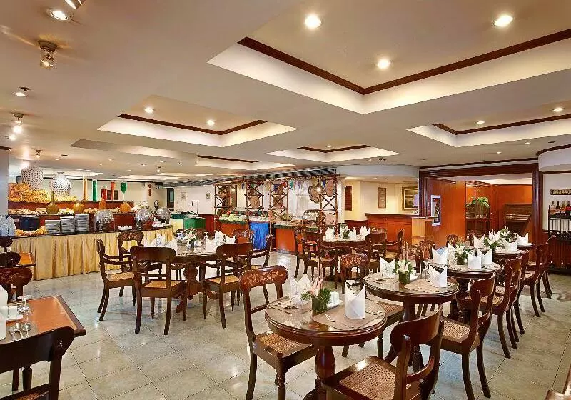 בית מלון כפרי Berjaya Makati