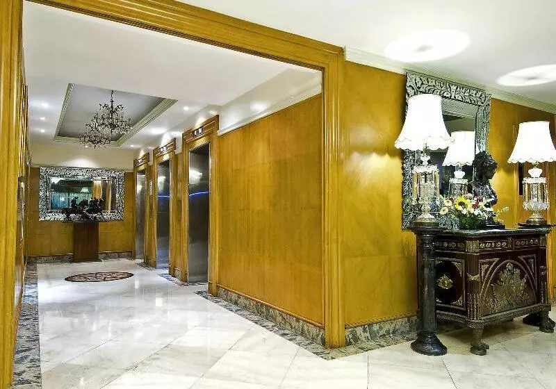 בית מלון כפרי Berjaya Makati