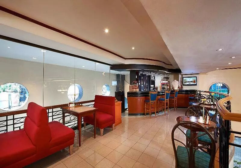 בית מלון כפרי Berjaya Makati