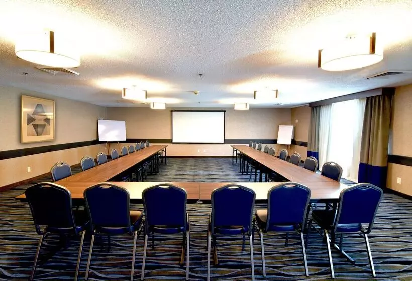 هتل Best Western Plus Flint Airport Inn & Suites