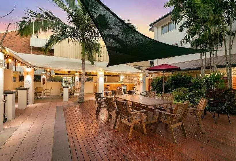 فندق Cairns Queens Court