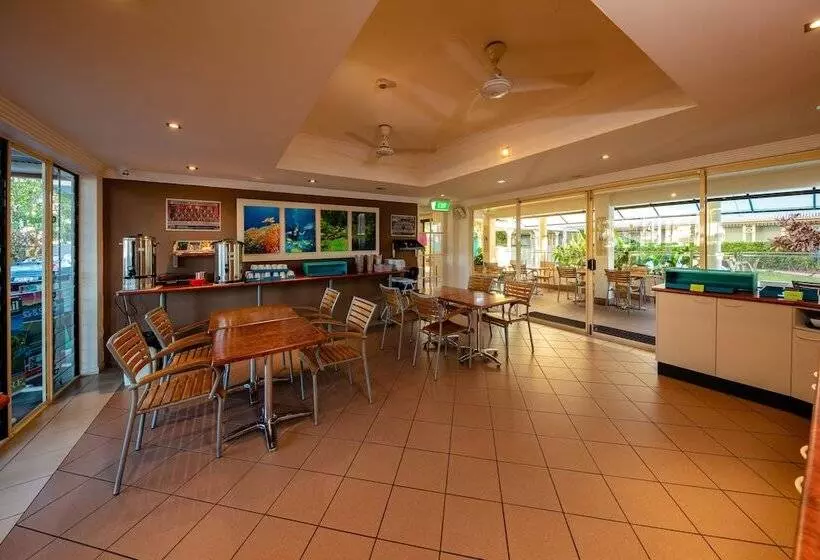 فندق Cairns Queens Court