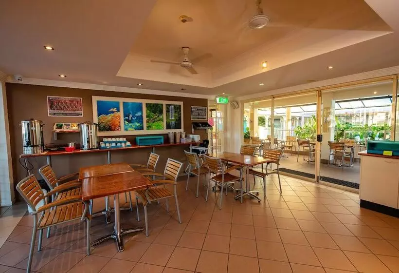 فندق Cairns Queens Court
