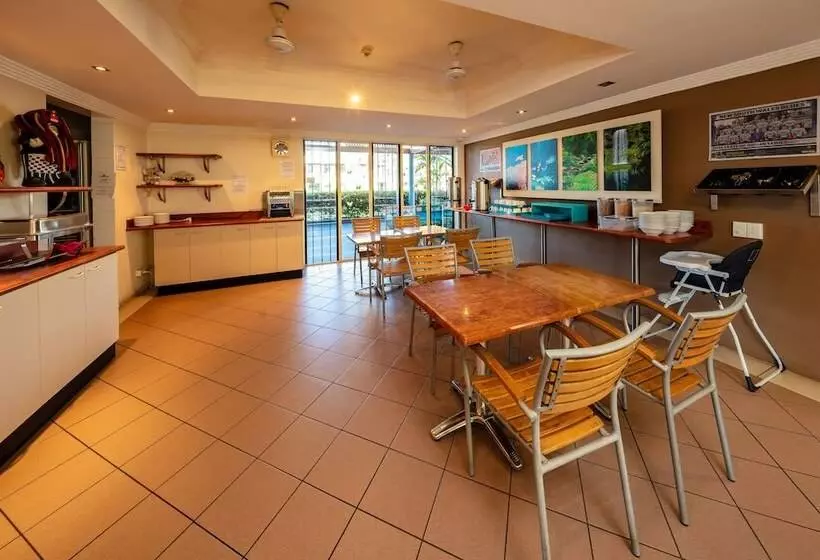 فندق Cairns Queens Court