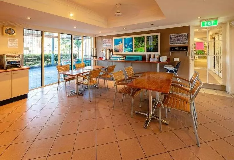 فندق Cairns Queens Court