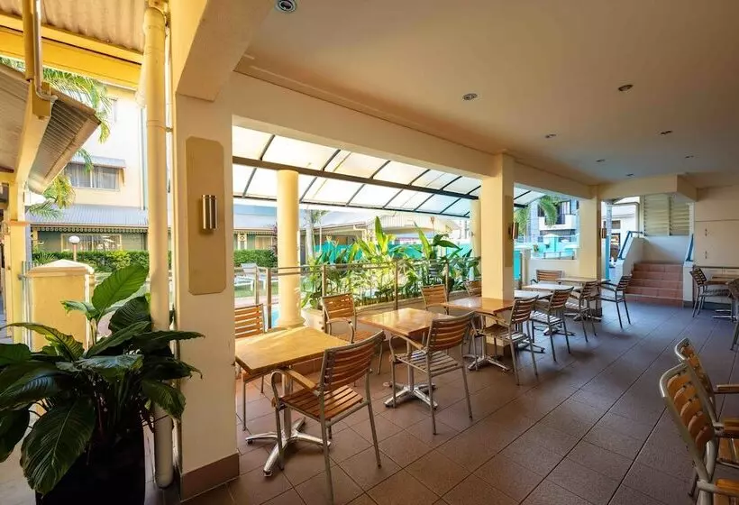فندق Cairns Queens Court
