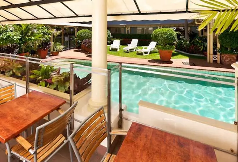 فندق Cairns Queens Court