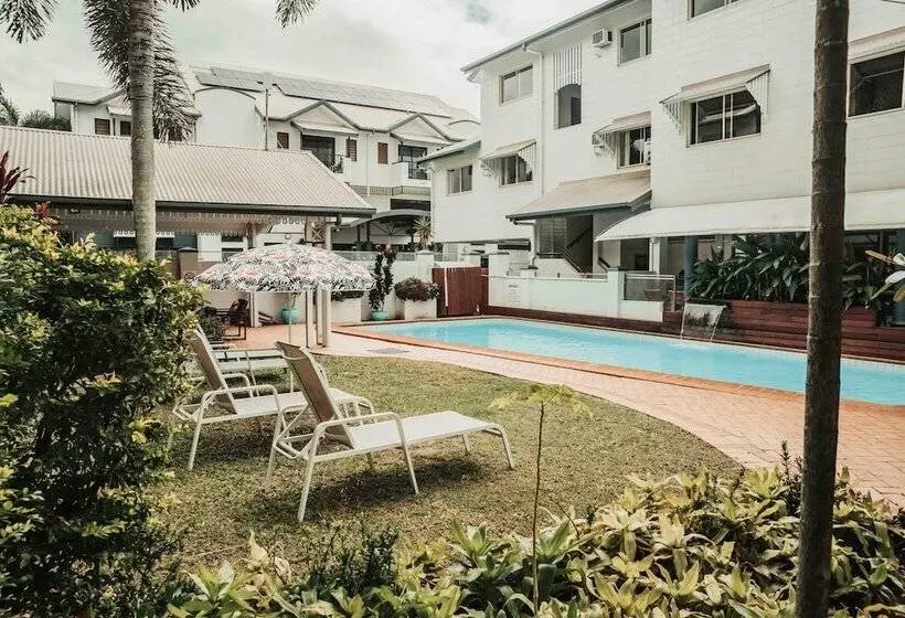 فندق Cairns Queens Court