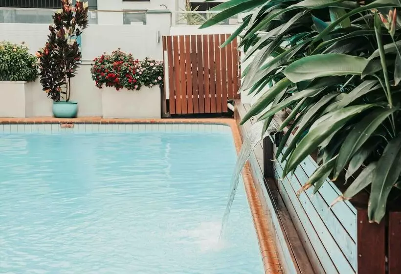 فندق Cairns Queens Court