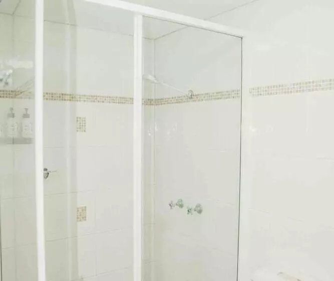 فندق Cairns Queens Court