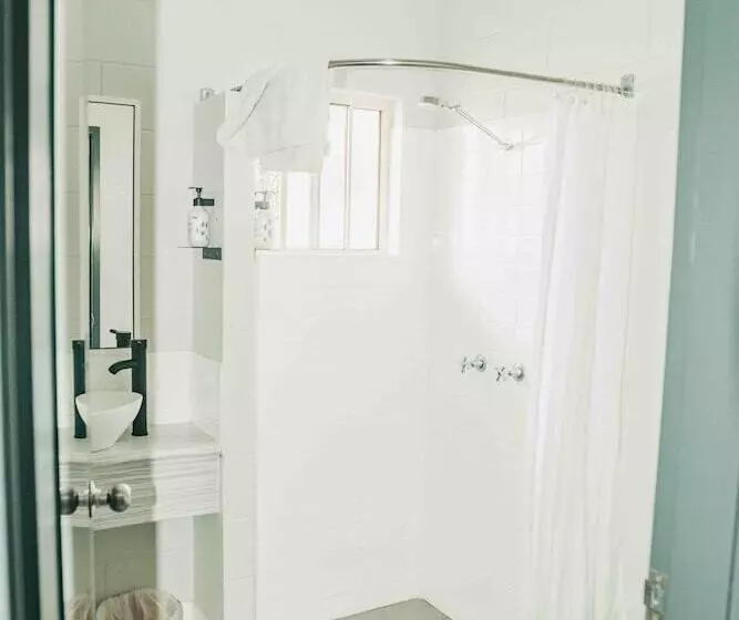 فندق Cairns Queens Court