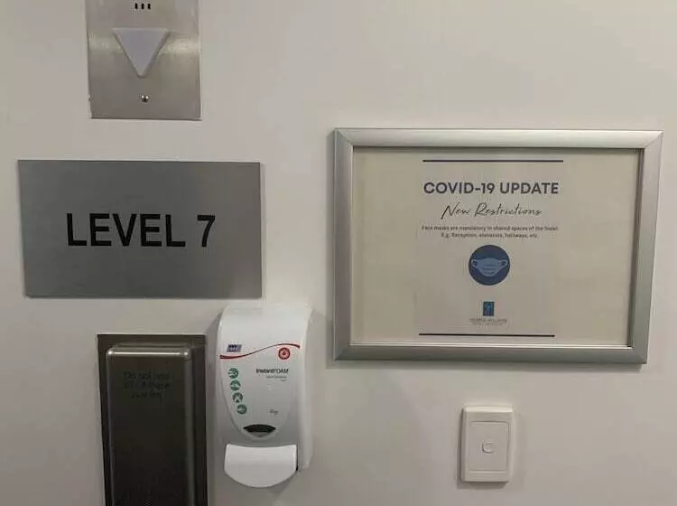 Отель George Williams